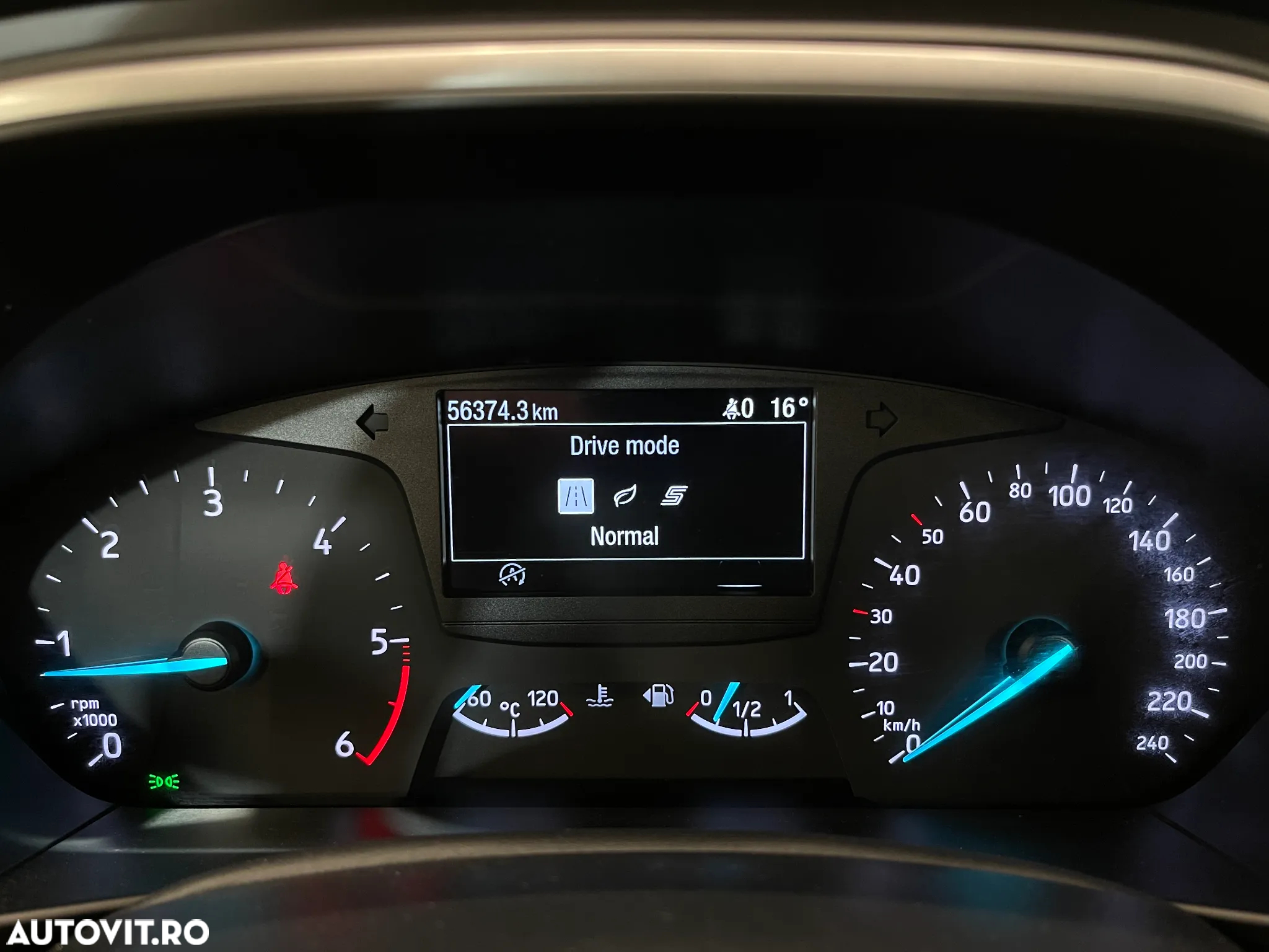 Ford Focus 1.5 EcoBlue Trend Edition - 24