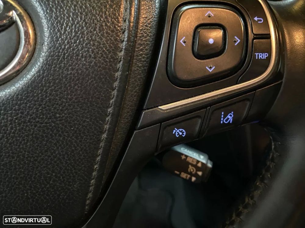 Toyota Avensis Touring Sports 2.0 D-4D Luxury+GPS - 17