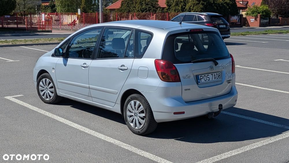 Toyota Corolla Verso 2.0 D-4D linea sol - 3