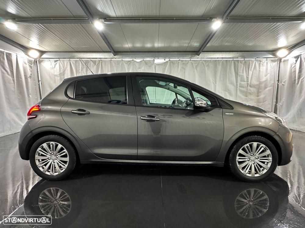 Peugeot 208 1.2 PureTech Allure - 11