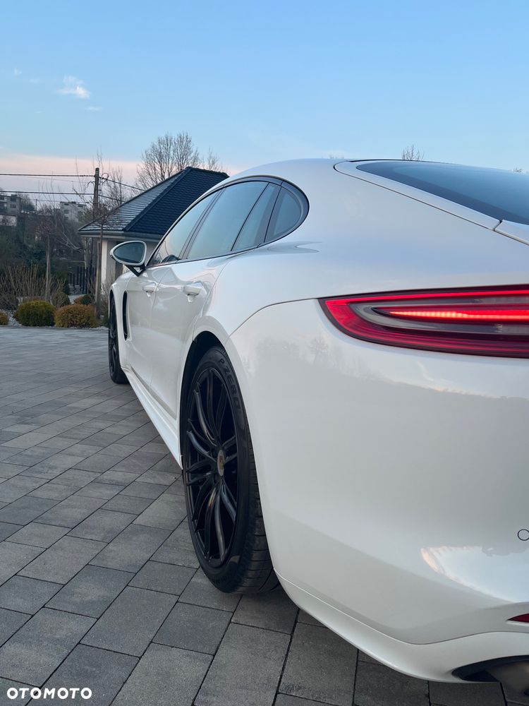 Porsche Panamera 4 - 15