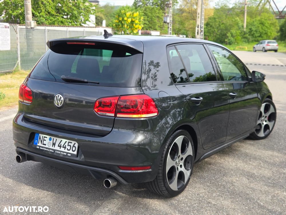 Volkswagen Golf 2.0 GTI - 9