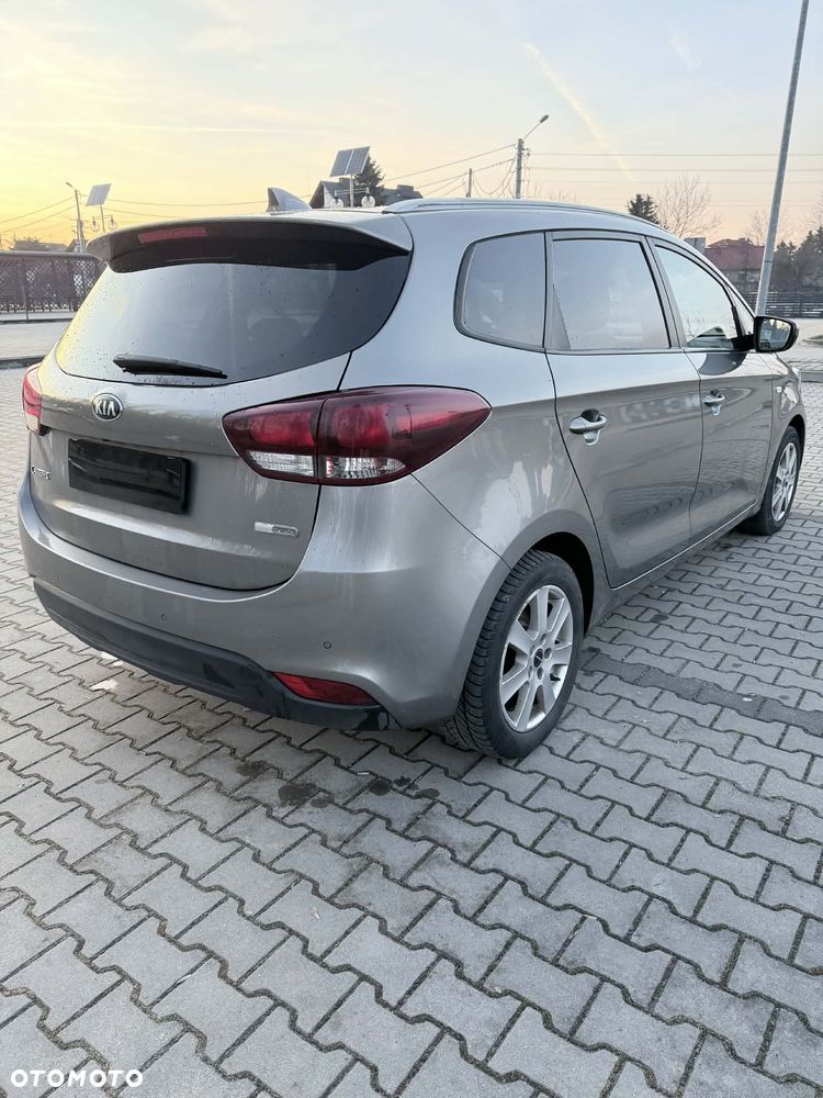 Kia Carens - 19