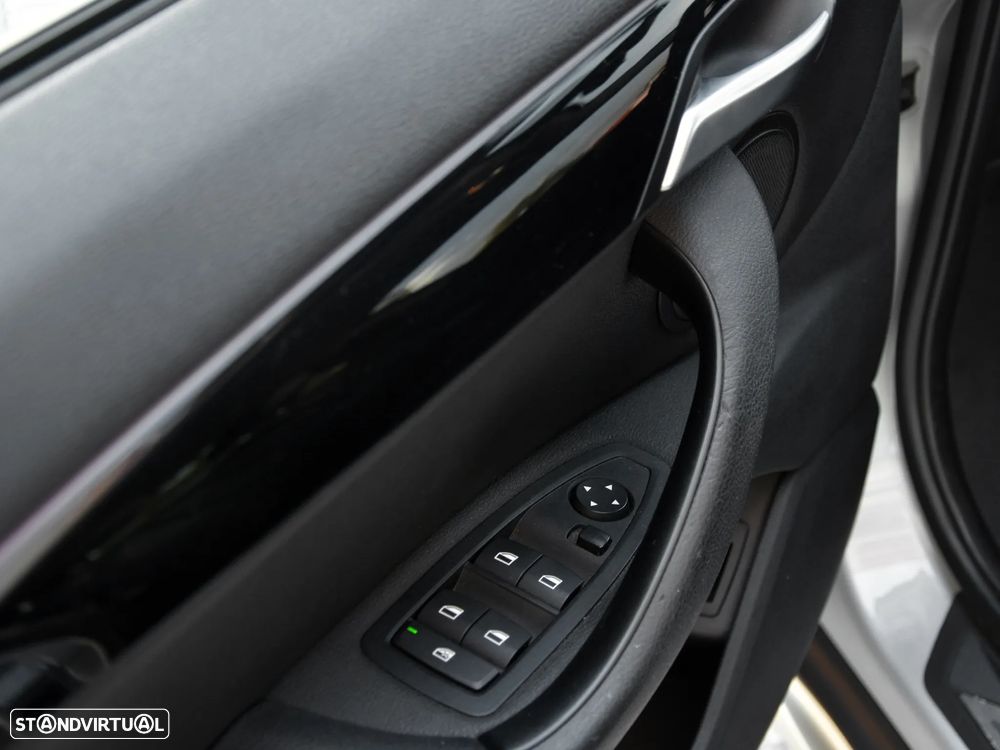 BMW X1 16 d sDrive Line Sport - 16