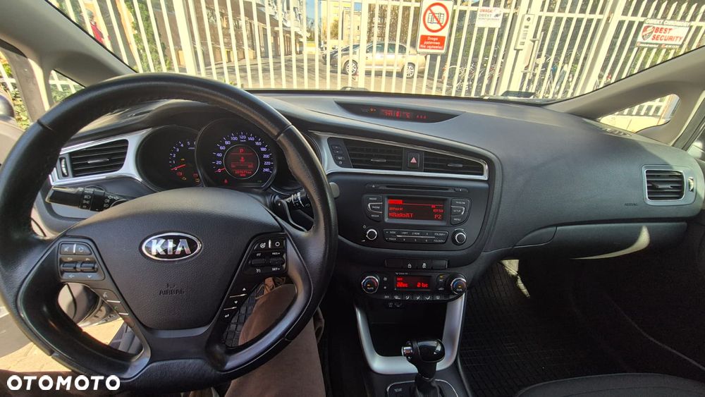 Kia Ceed 1.6 CRDi M DCT - 4