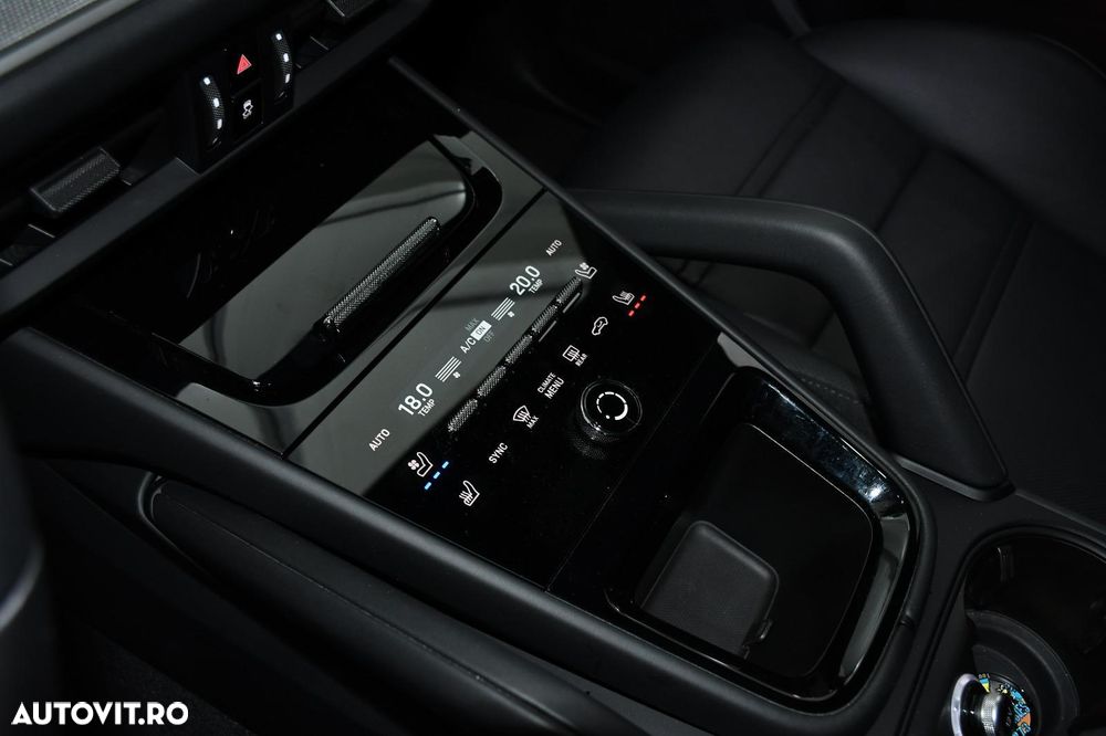 Porsche Cayenne - 22