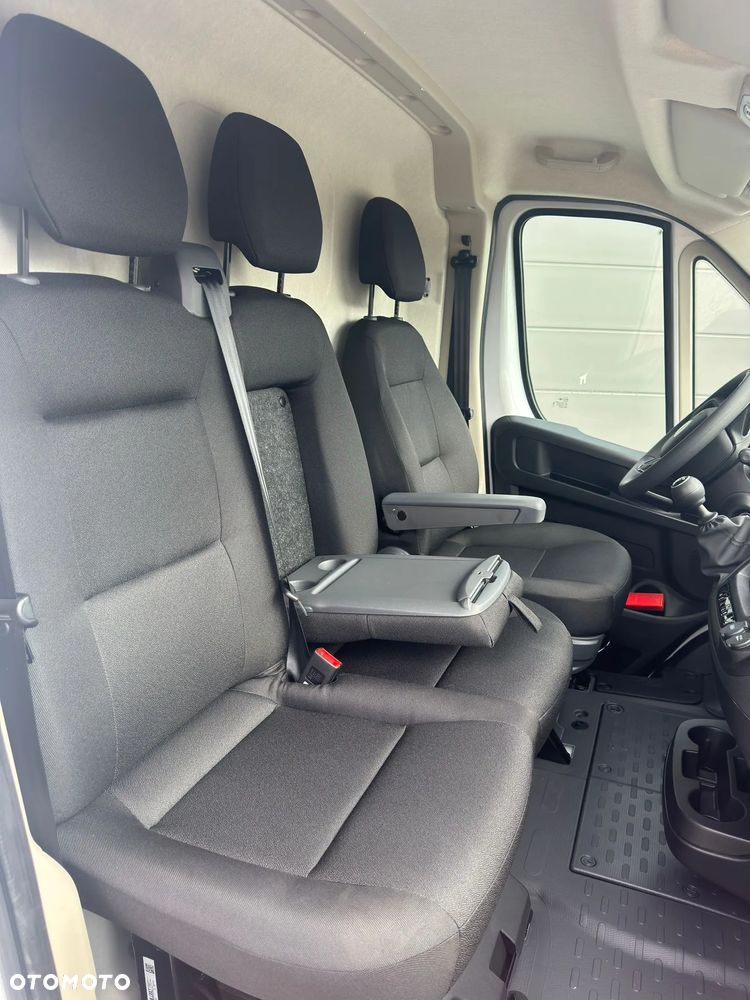 Opel Movano Furgon L2H2 2.2 Diesel 120KM MT6 Euro 6E DMC 3.0t 11.5m3 - 19