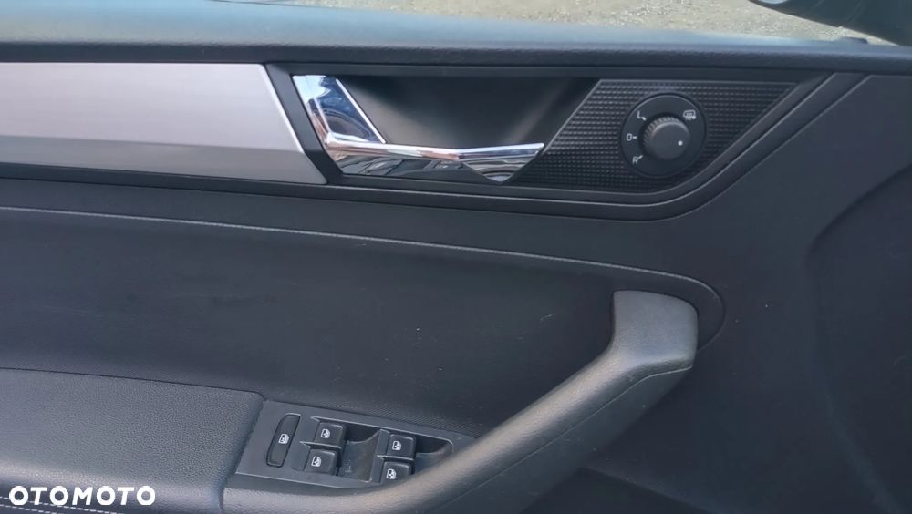 Skoda RAPID 1.0 TSI Ambition - 13