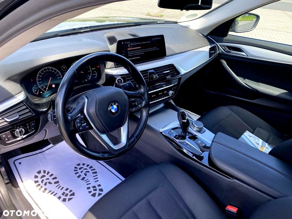BMW Seria 5 540i GPF Sport - 33