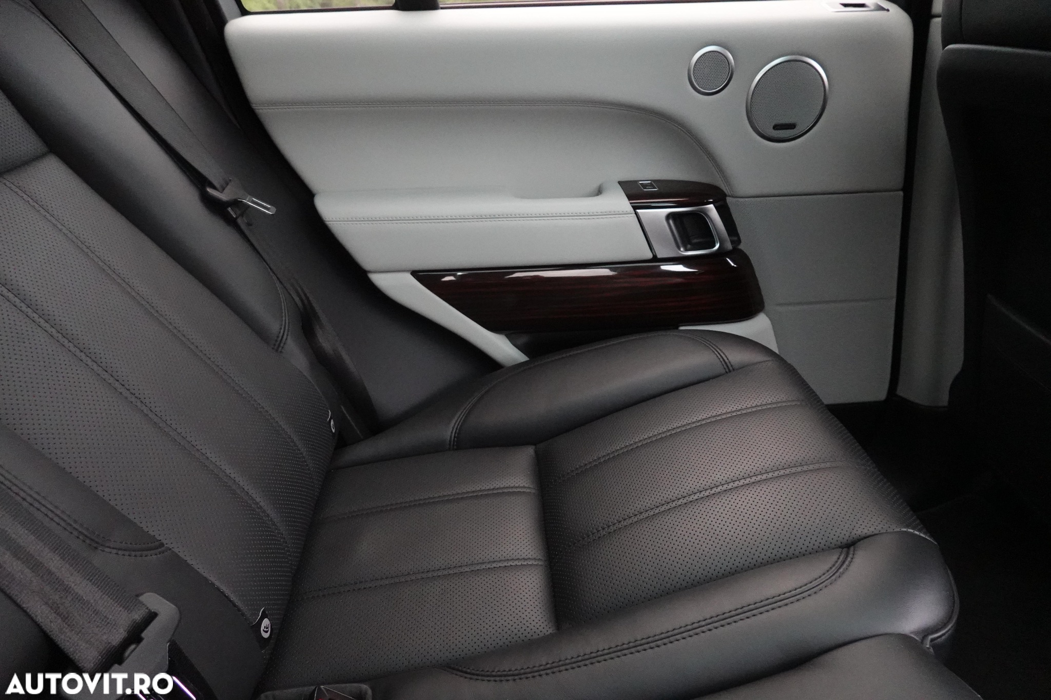 Land Rover Range Rover Vogue - 16