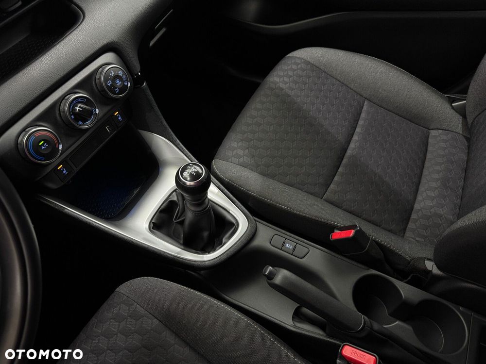 Toyota Yaris 1.5 Comfort - 25