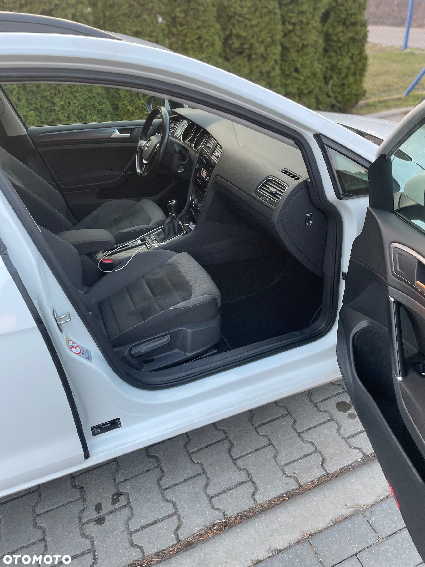 Volkswagen Golf 1.6 TDI BlueMotion Technology Comfortline - 11