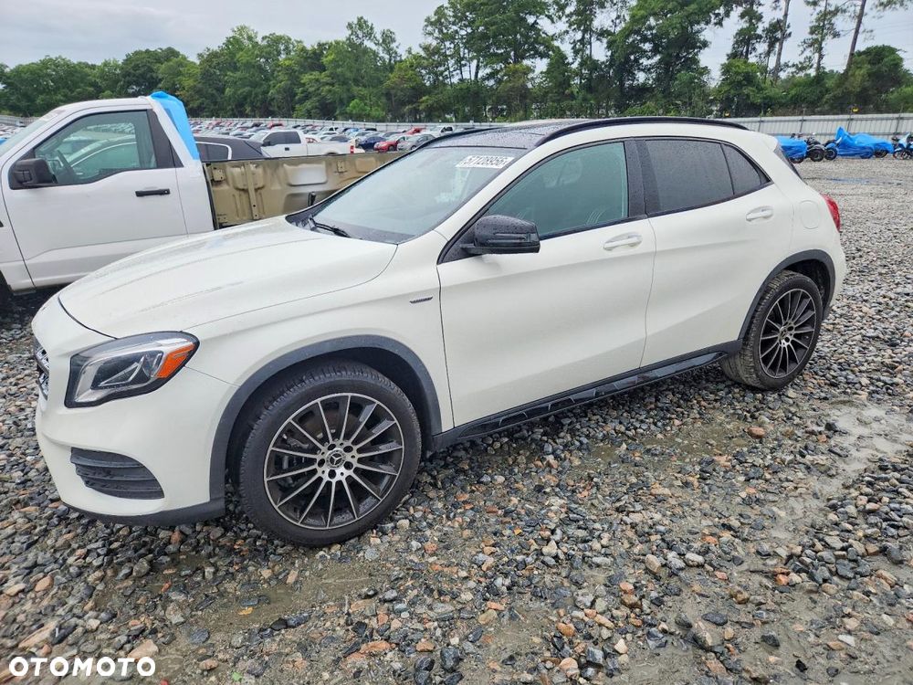 Mercedes-Benz GLA 250 7G-DCT - 1