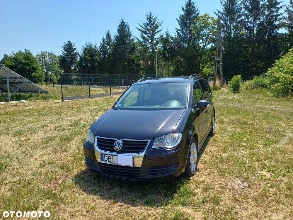 Volkswagen Touran - 1