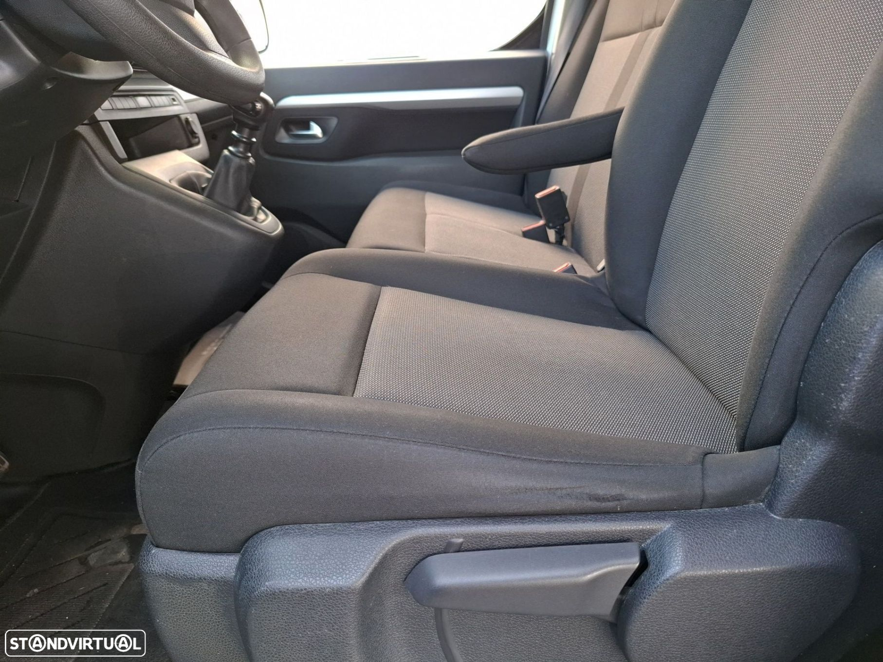 Peugeot Traveller 1.5 BlueHDi L3H1 Business Long - 24