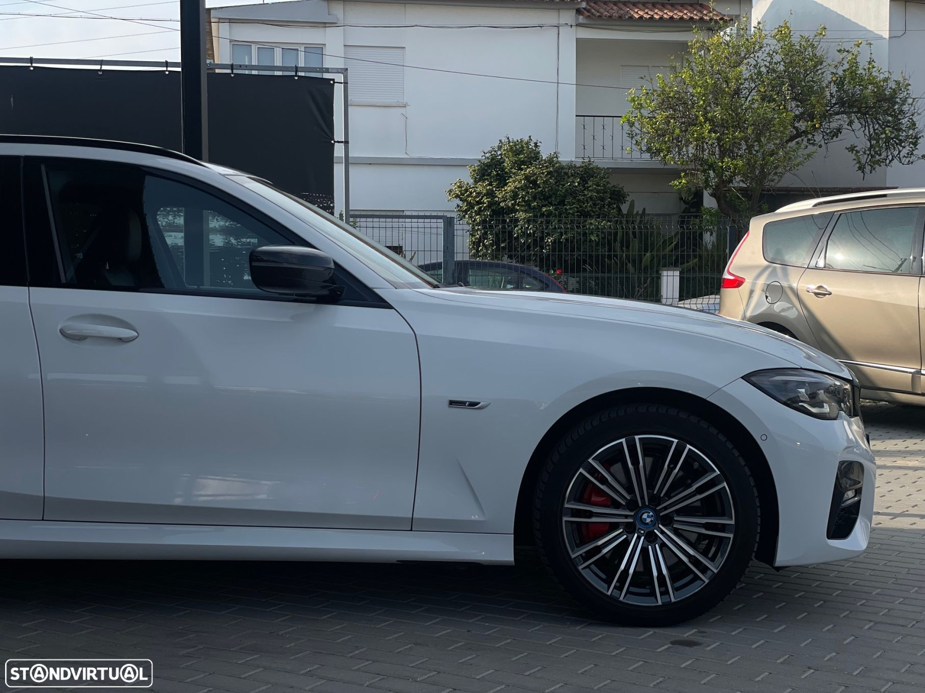 BMW 330 e Touring Pack Desportivo M Pro Auto - 10