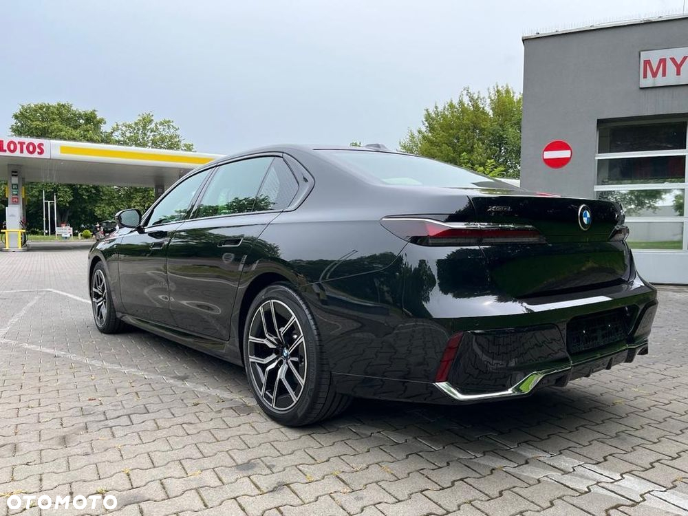 BMW Seria 7 740d xDrive sport - 12