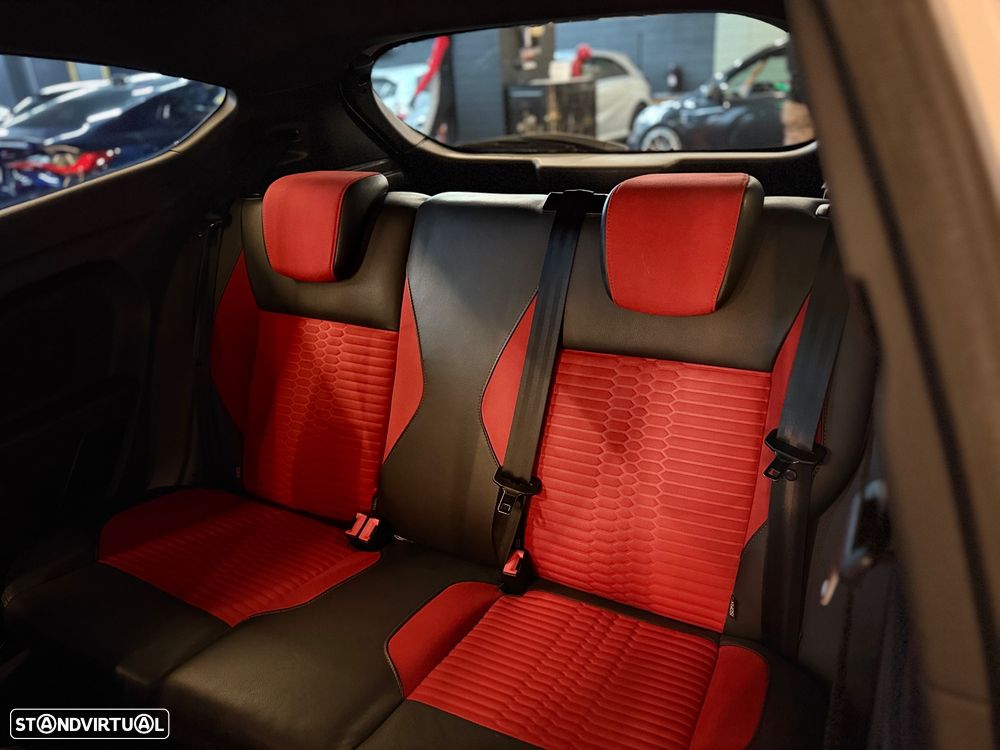 Ford Fiesta 1.6 EcoBoost c/ Pack Pele Desportiva ST - 19