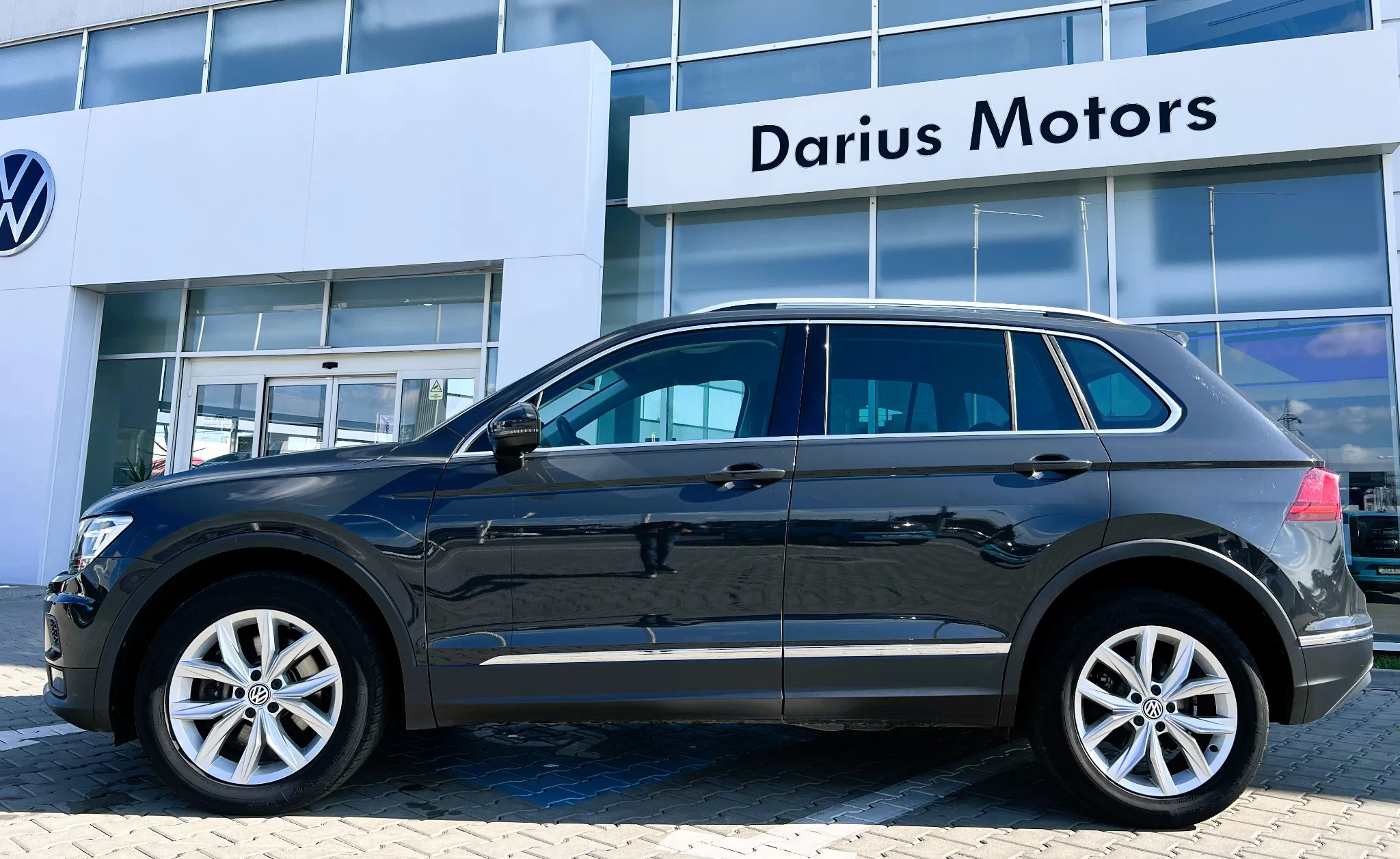 Volkswagen Tiguan 2.0 TDI 4Mot DSG Comfortline - 2