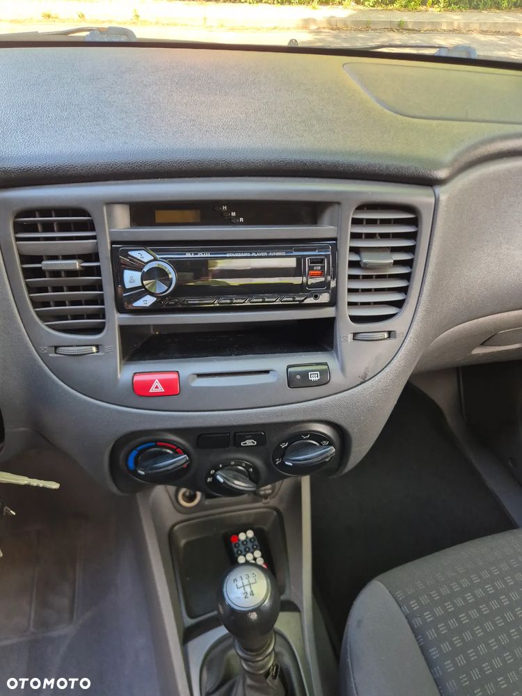 Kia Rio 1.4 (abs) / Comfort - 12