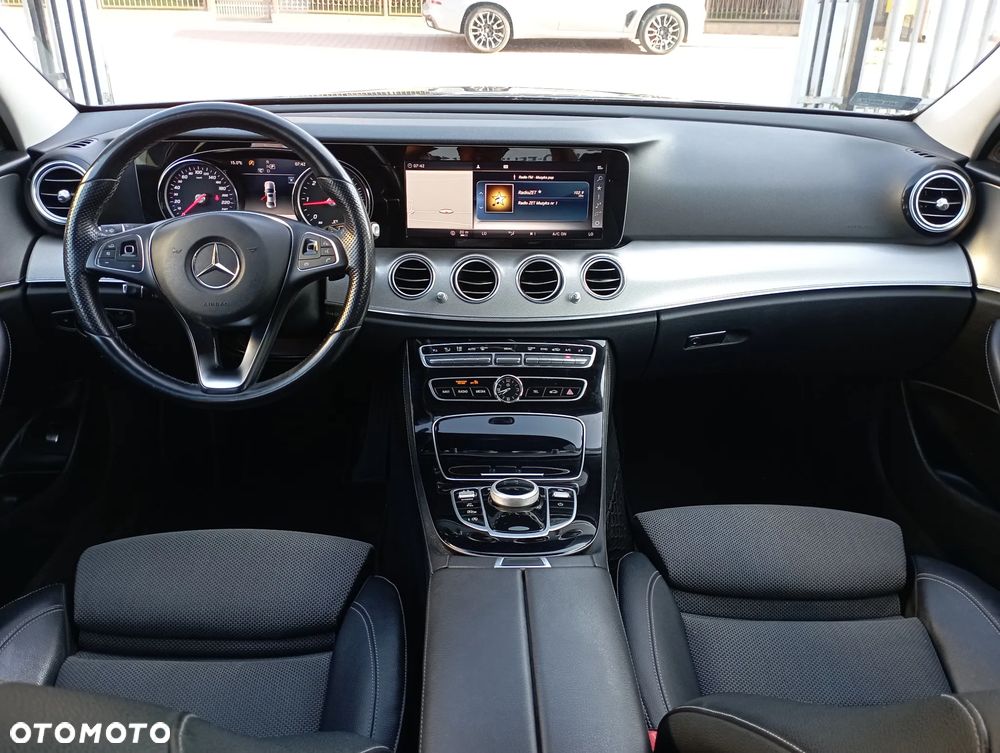 Mercedes-Benz Klasa E 220 d 9G-TRONIC - 8