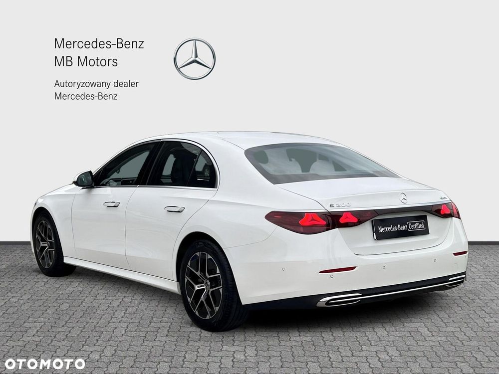 Mercedes-Benz Klasa E 200 mHEV 4-Matic Avantgarde 9G-Tronic - 4