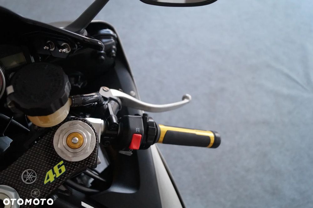 Yamaha R6 - 12