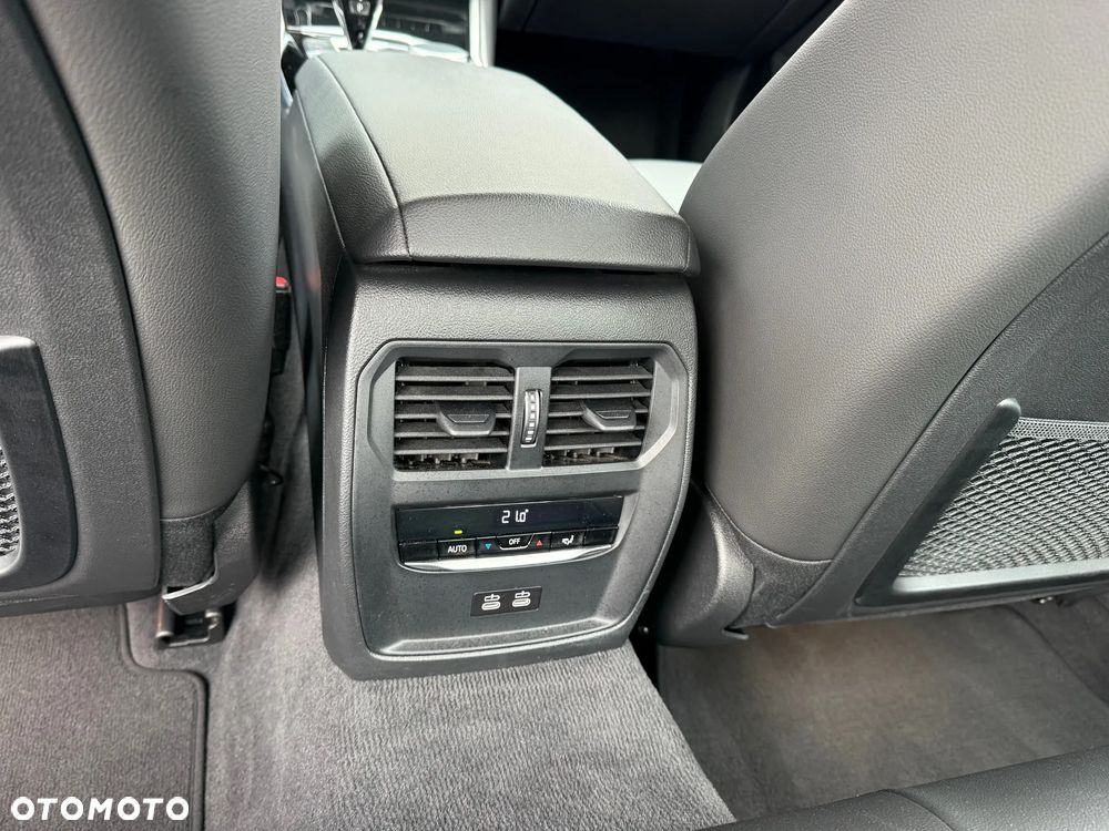 BMW Seria 3 318i Sport Line - 20