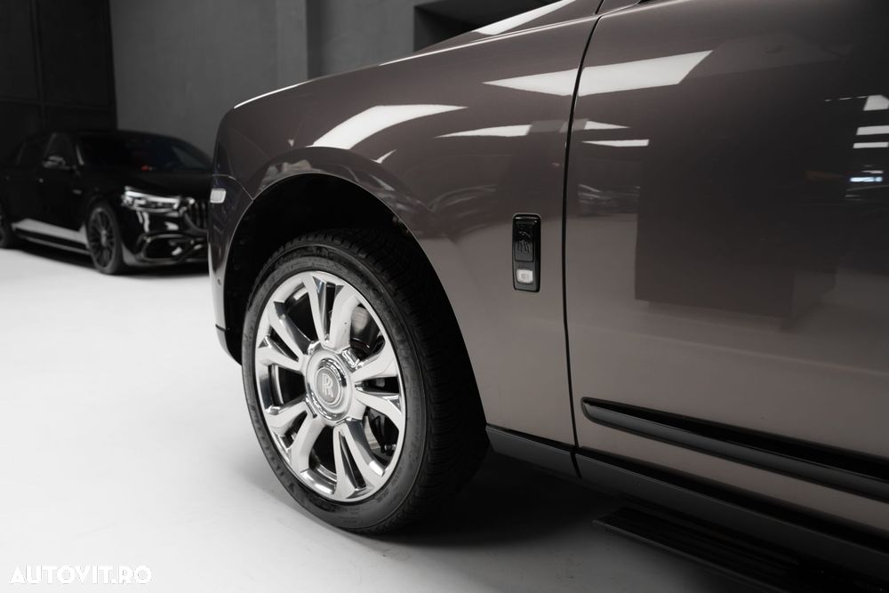 Rolls-Royce Cullinan Standard - 11