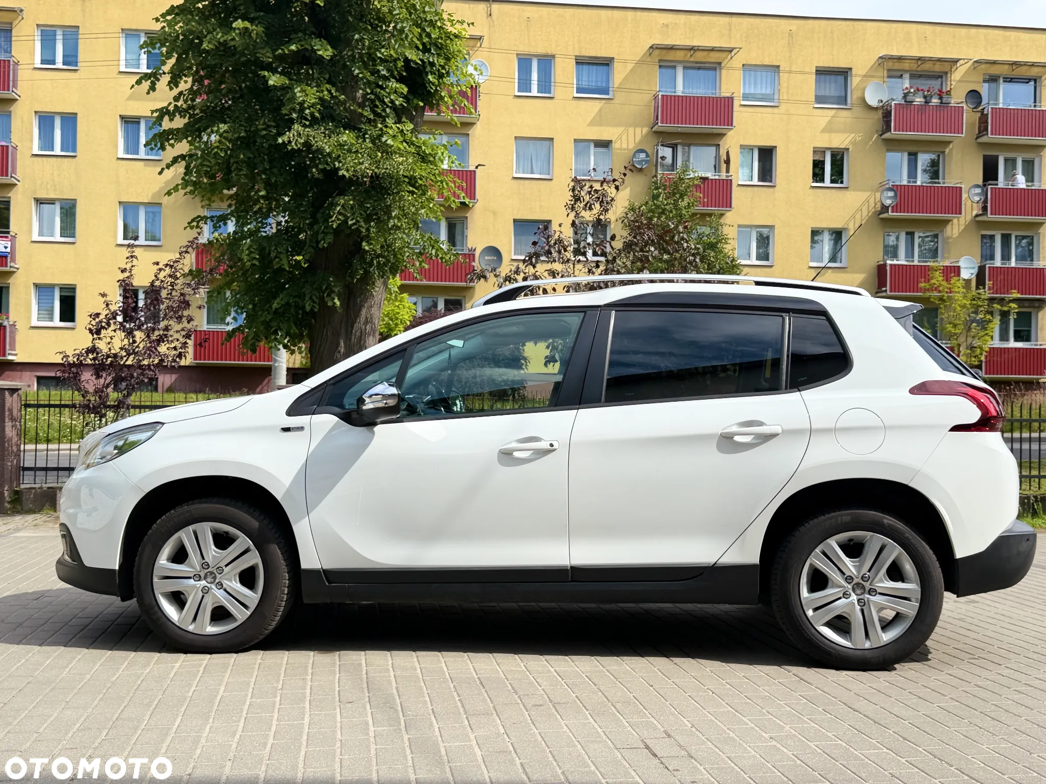 Peugeot 2008 1.6 BlueHDi Style - 24