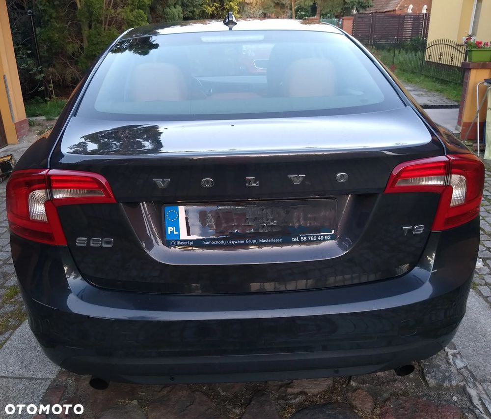 Volvo S60 T3 Momentum - 4