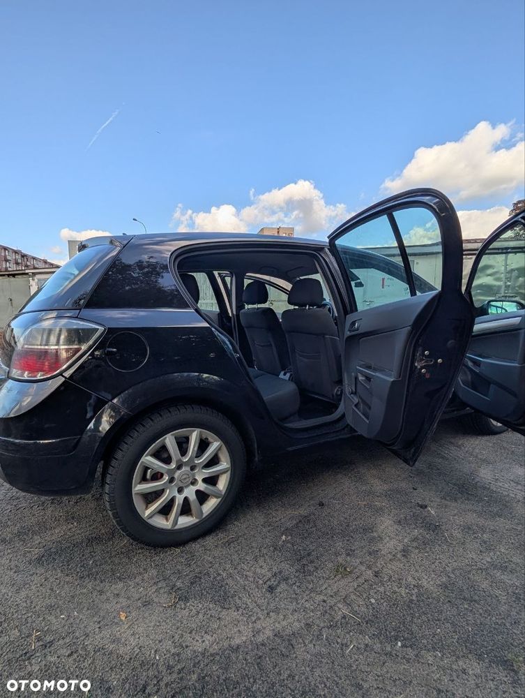 Opel Astra 1.6 Essentia - 10