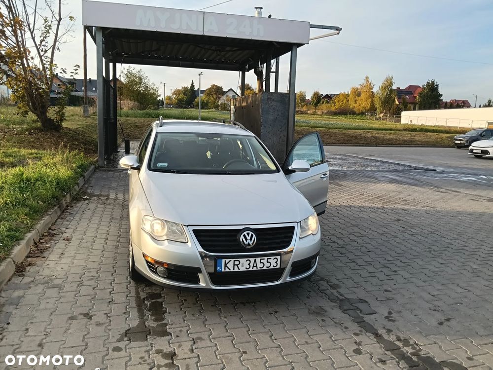 Volkswagen Passat - 1