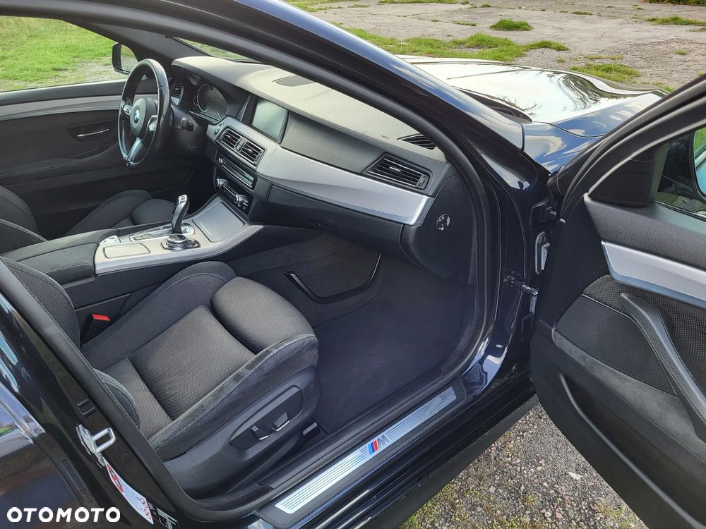 BMW Seria 5 530d xDrive - 12