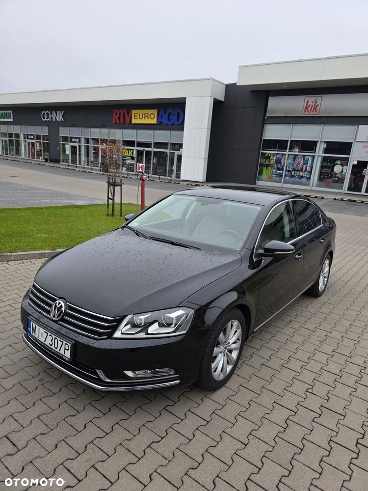 Volkswagen Passat - 1