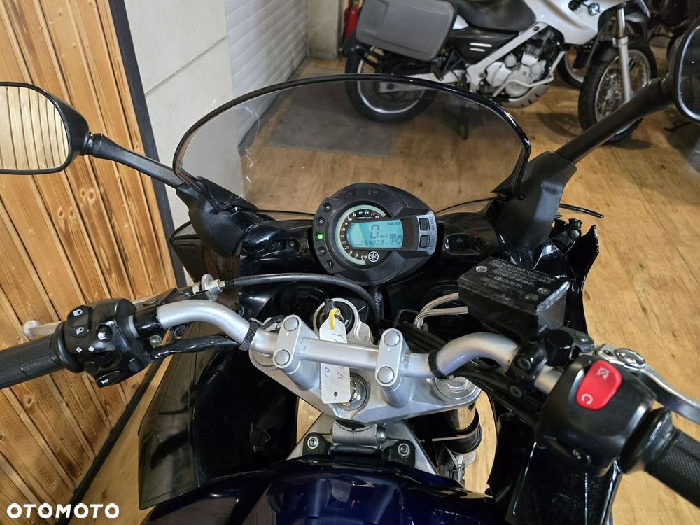 Yamaha FZ - 12