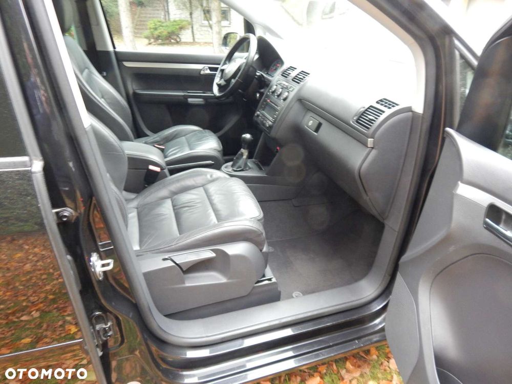 Volkswagen Touran 2.0 TDI Highline - 19