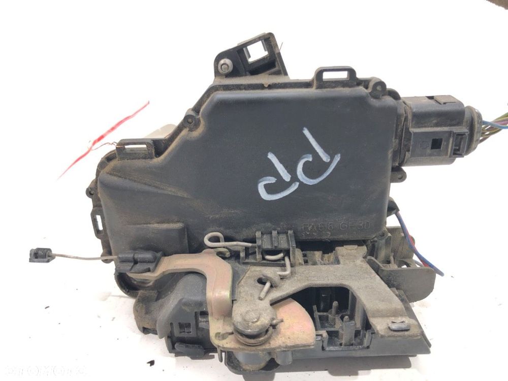 ZAMEK DRZWI PRAWY PRZÓD - 49.00 PLN - VW BORA Variant (1J6) 1999 - 2005 1.9 TDI 85 kW [115 KM] olej - 2