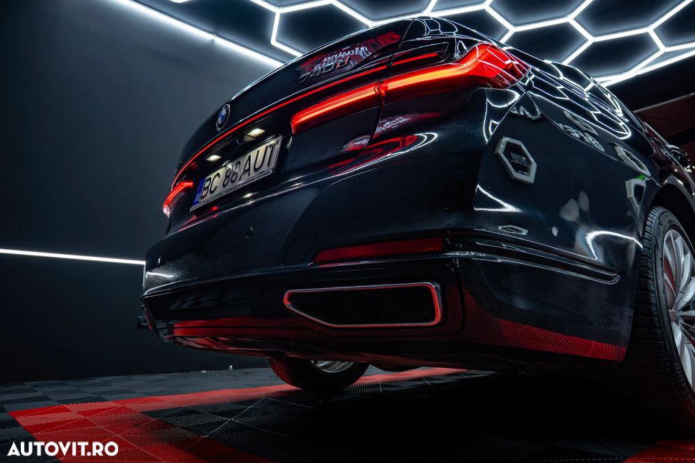 BMW Seria 7 740d xDrive MHEV - 29