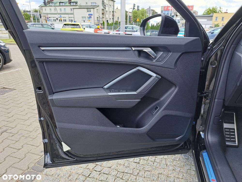 Audi Q3 Sportback - 10