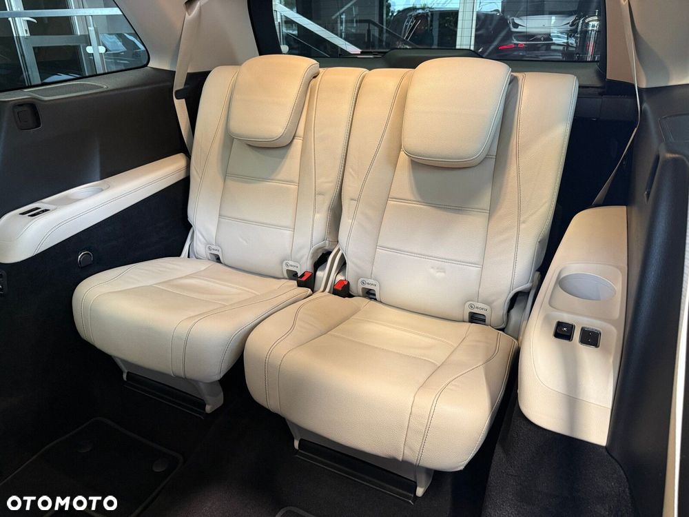 Mercedes-Benz GLS - 12