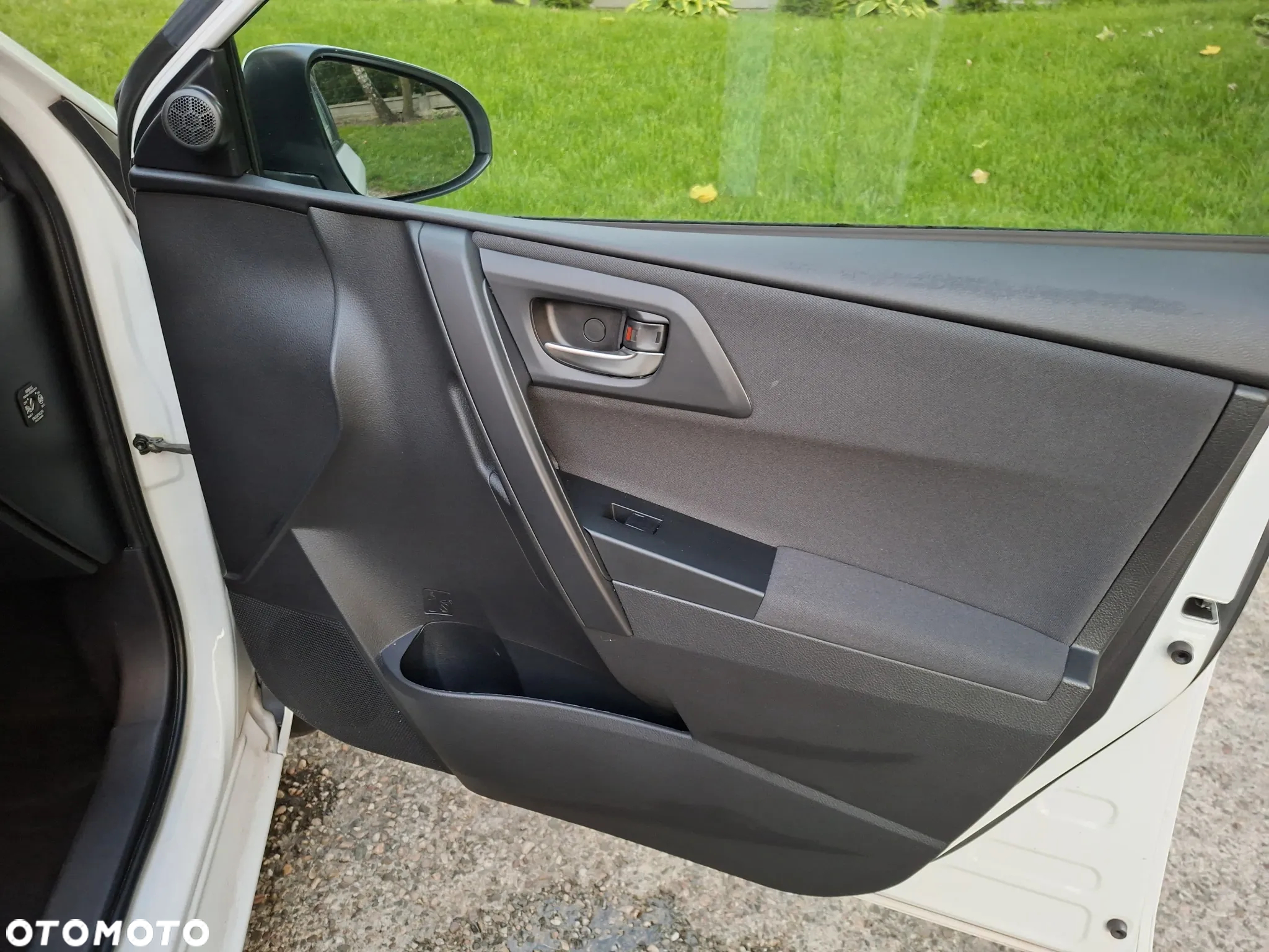 Toyota Auris Hybrid 135 Active - 4