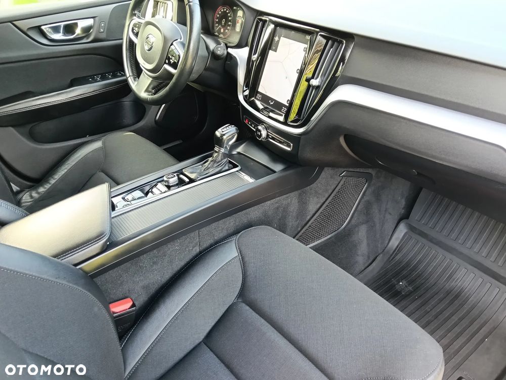 Volvo V60 Cross Country - 16