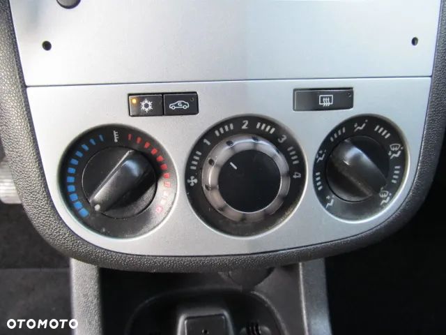 Opel Corsa 1.4 16V Active - 18