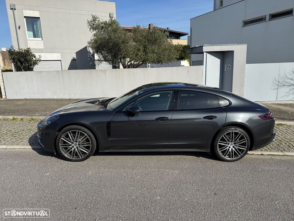 Porsche Panamera 4 S - 1