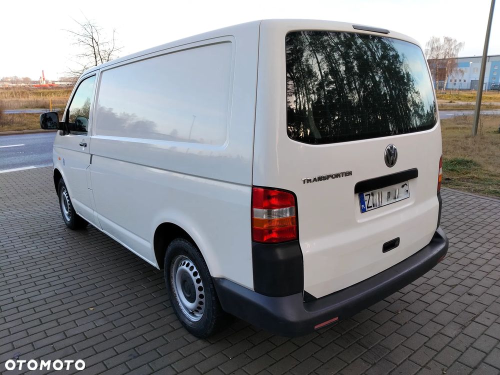 Volkswagen Transporter - 2