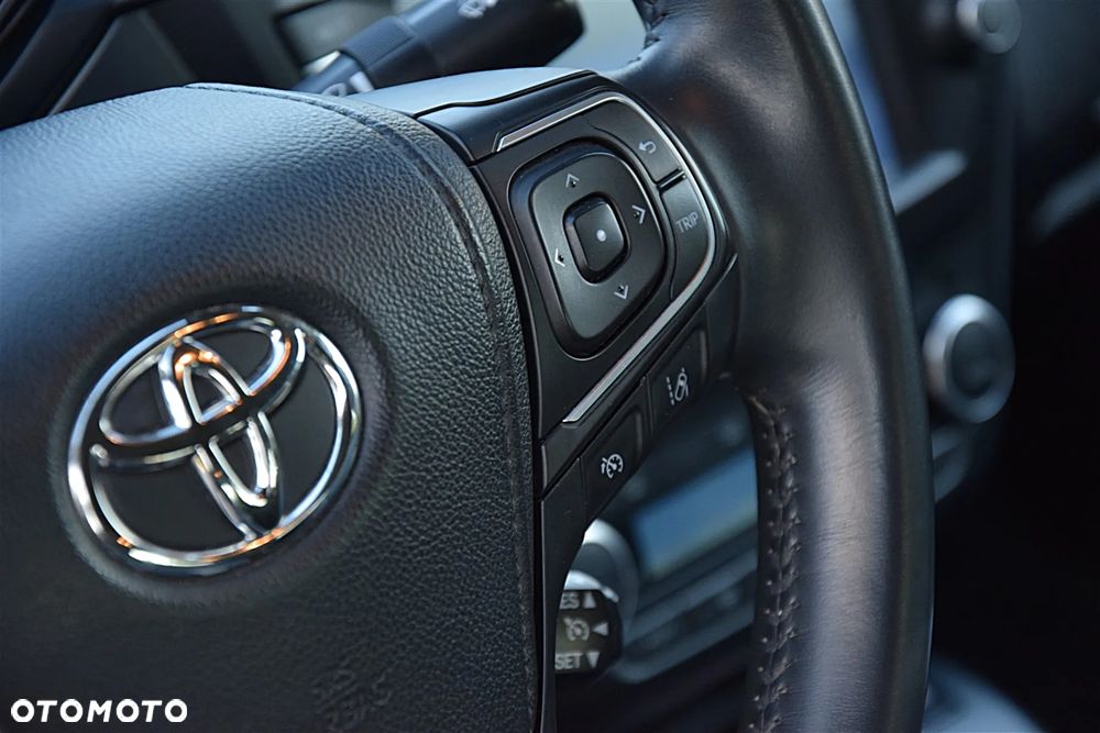 Toyota Avensis 2.0 D-4D Prestige - 32