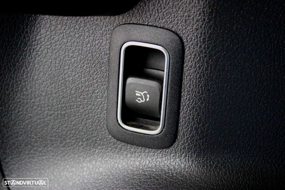 Mercedes-Benz GLA 180 d AMG Line - 41