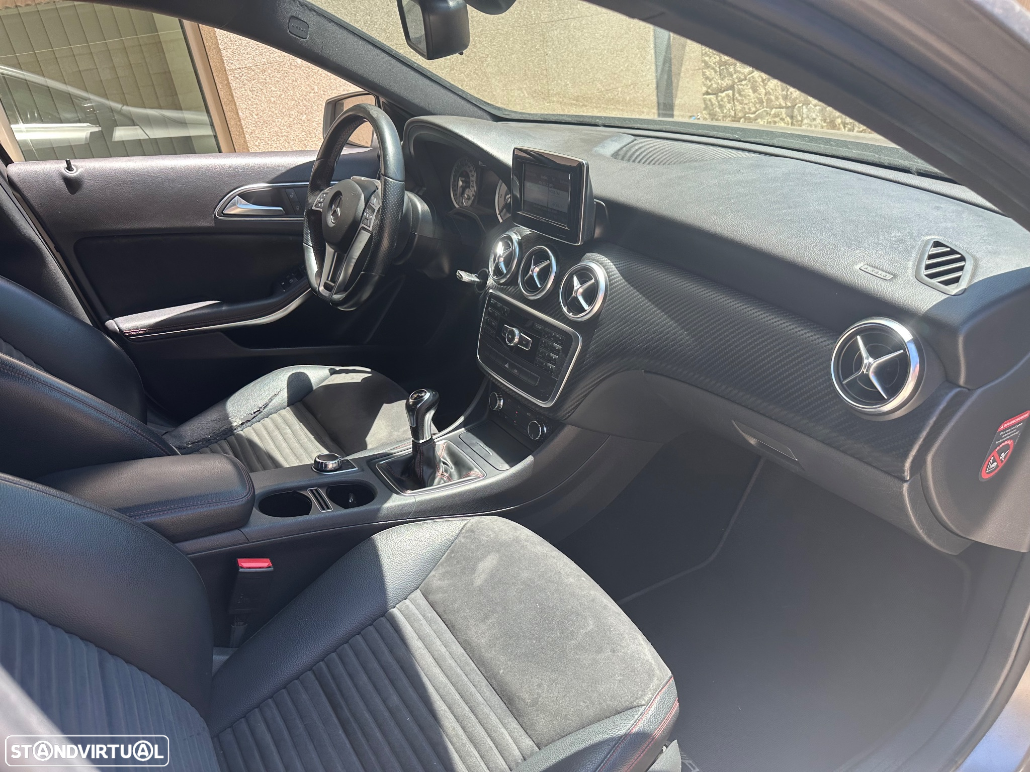 Mercedes-Benz A 180 d AMG Line - 14