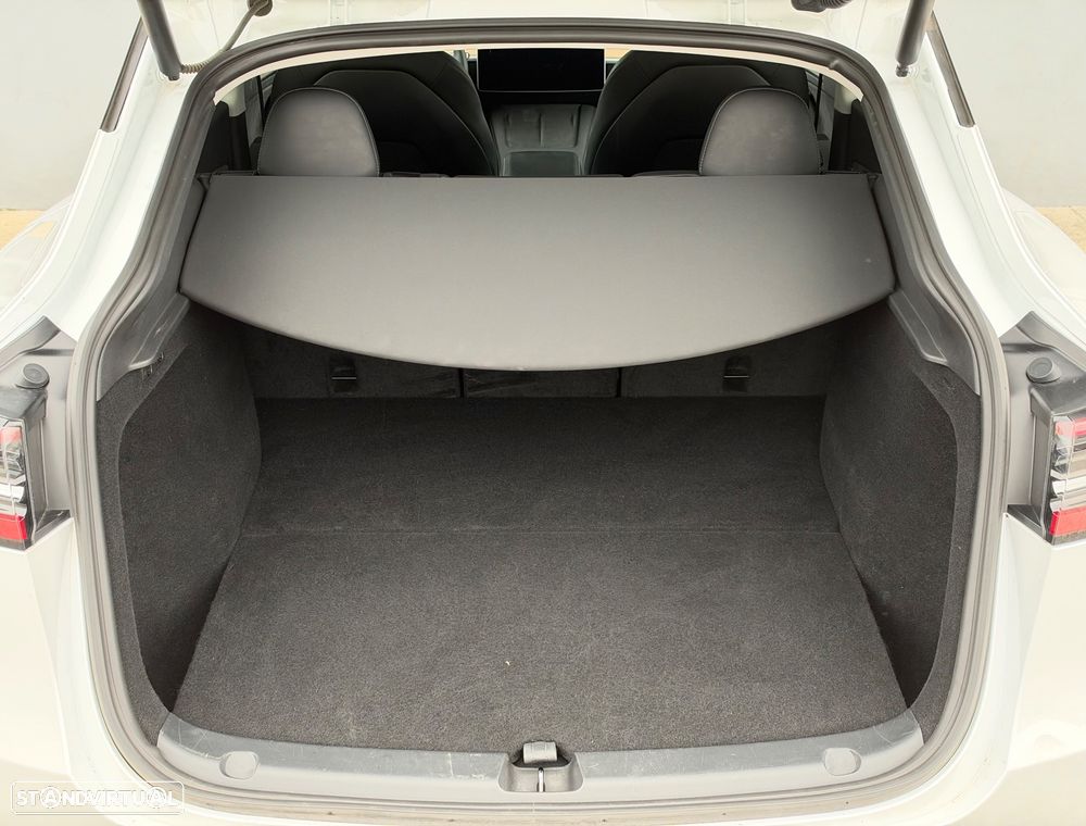 Tesla Model Y Long Range Dual Motor AWD - 24